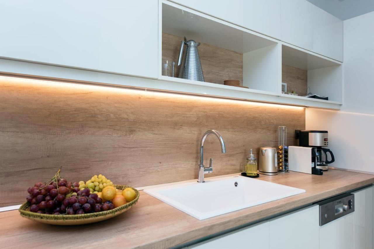 Ionian Sun Apartment ปาเลโอกัสไตรซา ภายนอก รูปภาพ