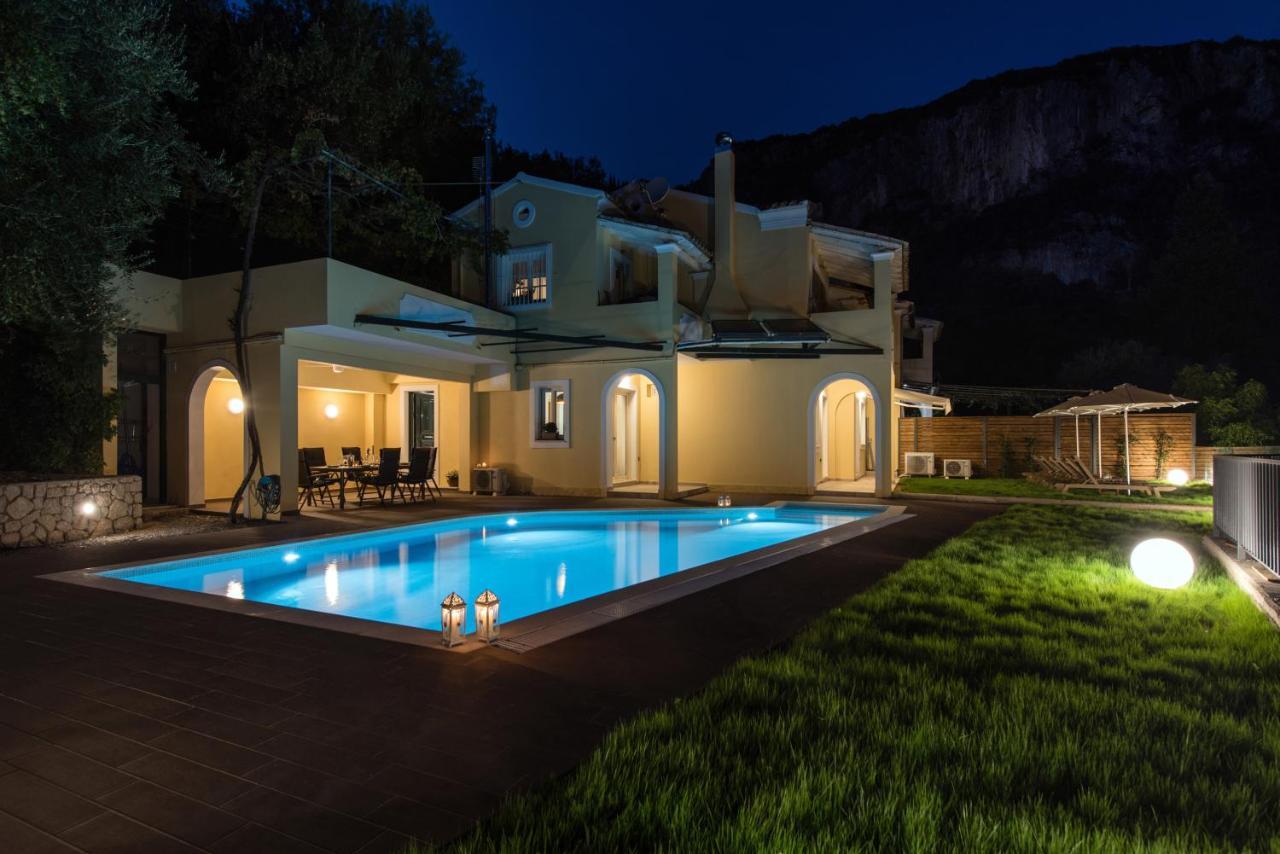 Ionian Sun Apartment ปาเลโอกัสไตรซา ภายนอก รูปภาพ