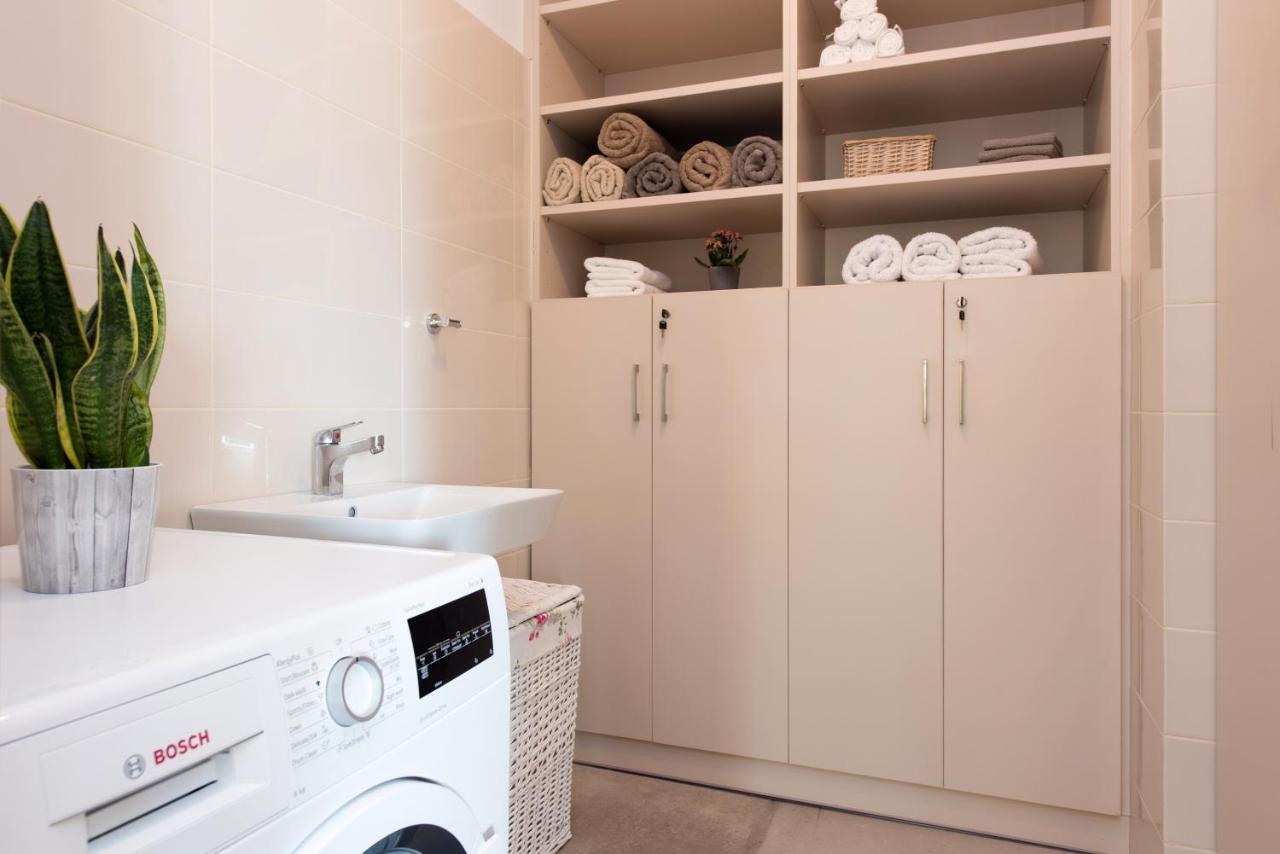 Ionian Sun Apartment ปาเลโอกัสไตรซา ภายนอก รูปภาพ