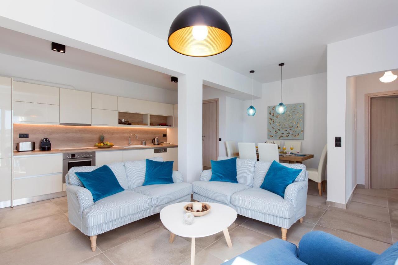 Ionian Sun Apartment ปาเลโอกัสไตรซา ภายนอก รูปภาพ