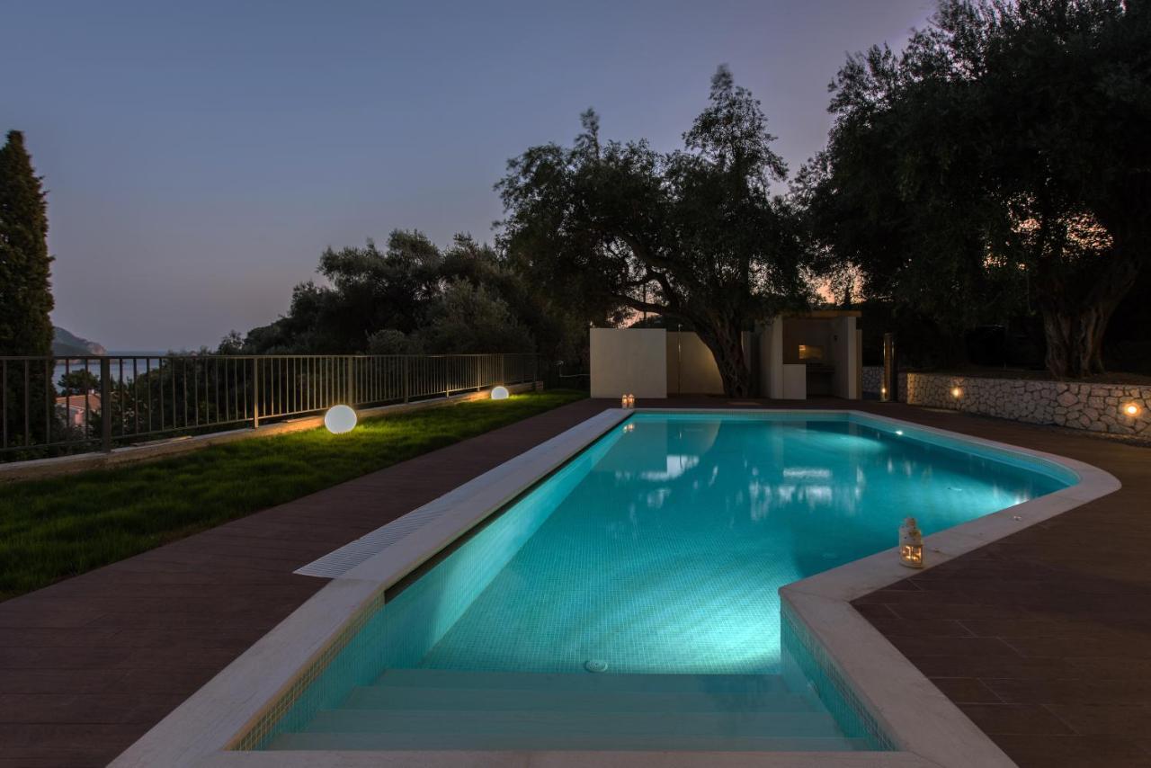 Ionian Sun Apartment ปาเลโอกัสไตรซา ภายนอก รูปภาพ