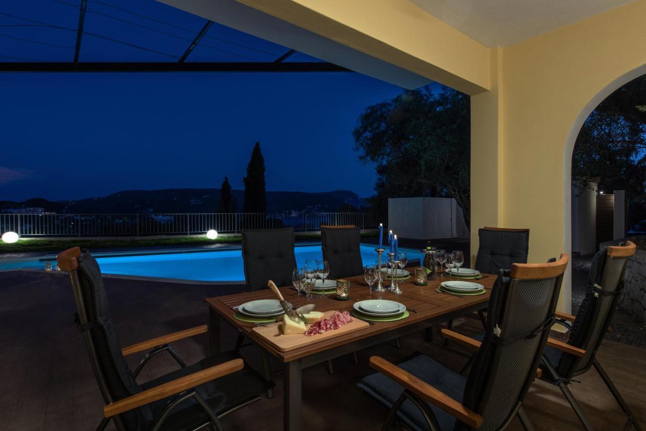 Ionian Sun Apartment ปาเลโอกัสไตรซา ภายนอก รูปภาพ